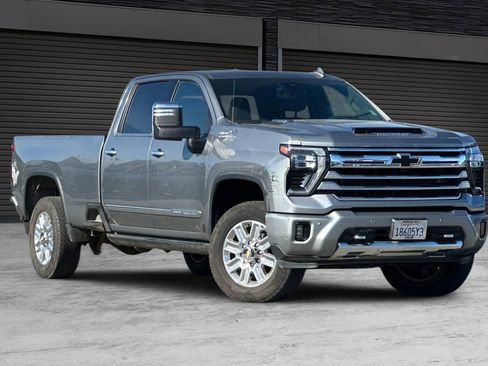 Used 2024 Chevrolet Silverado 3500 High Country w/ Technology Package image 2