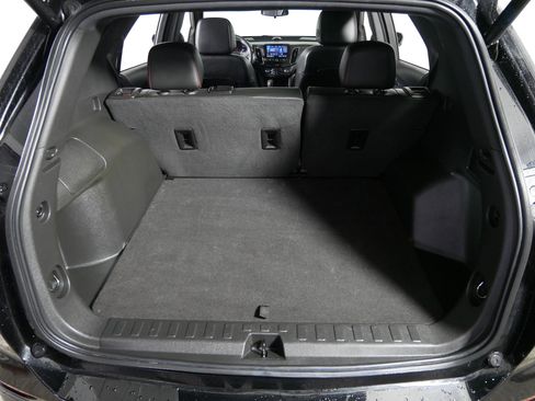 Used 2023 Chevrolet Equinox RS image 18