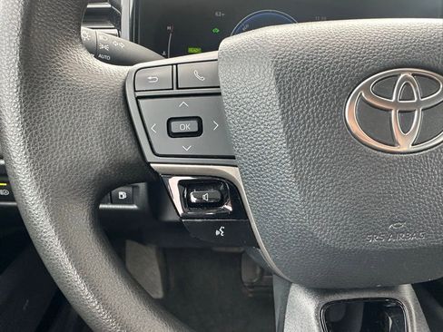 Used 2025 Toyota Camry LE image 20