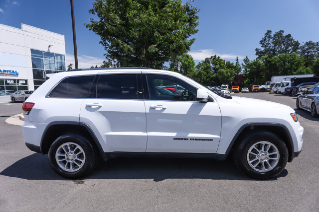 Used 2020 Jeep Grand Cherokee Laredo AWD/4WD image 8