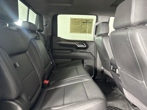 Used 2025 Chevrolet Silverado 1500 LT Trail Boss w/ Convenience Package II AWD/4WD image 25