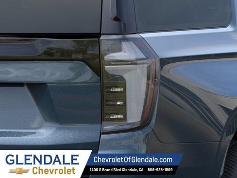 New 2026 Chevrolet Suburban Premier RWD image 11