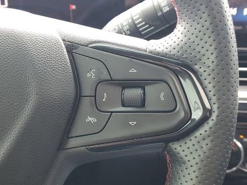 Used 2024 Chevrolet Trax RS w/ Sunroof Package FWD image 15