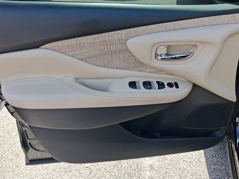 Used 2021 Nissan Murano SV w/ SV Special Edition Package FWD image 12