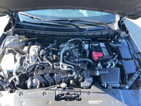 Used 2025 Nissan Altima 2.5 SV image 32