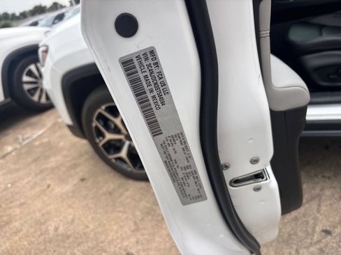 Used 2025 Jeep Compass Limited AWD/4WD image 29