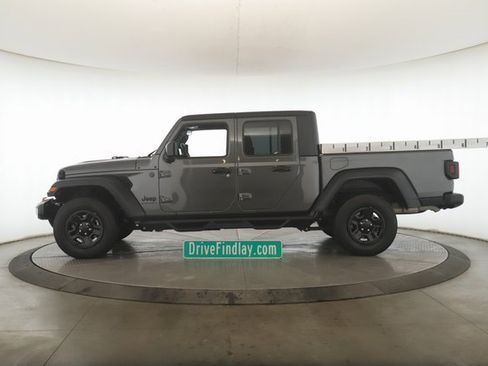 Used 2024 Jeep Gladiator Sport image 9