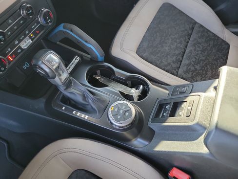 Used 2022 Ford Bronco Wildtrak image 8