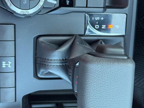 Certified 2025 Toyota Tacoma TRD Off-Road image 25