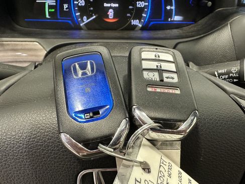 Used 2017 Honda Accord Touring image 29