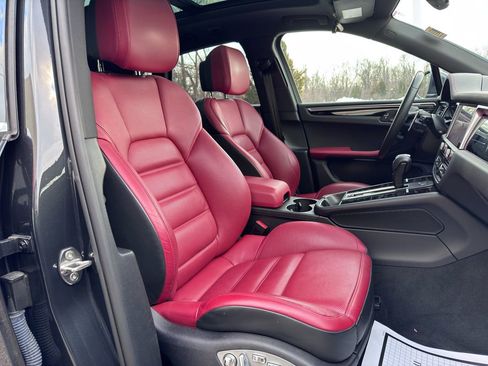 Used 2022 Porsche Macan S image 37