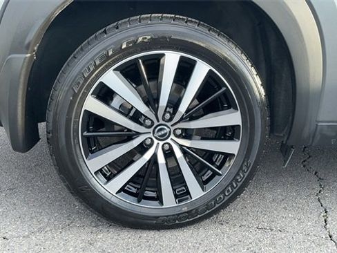 Used 2023 Nissan Pathfinder Platinum image 3