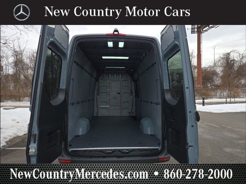 Used 2022 Mercedes-Benz Sprinter 2500 image 8