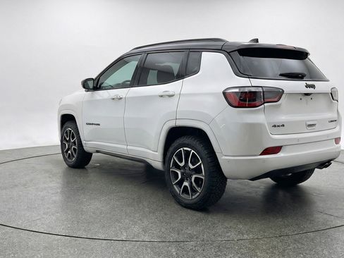 Used 2025 Jeep Compass Trailhawk image 6