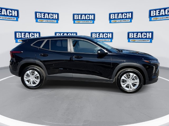 Used 2026 Chevrolet Trax LS FWD image 9