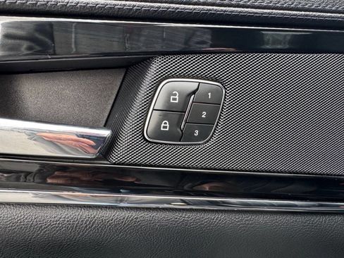 Used 2023 Lincoln Nautilus AWD w/ Premium Package image 18