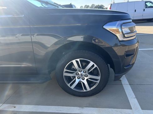 Used 2024 Ford Expedition XLT image 2