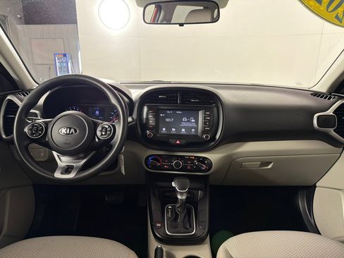 Used 2020 Kia Soul LX image 18