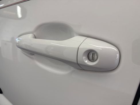 Used 2019 Toyota Tacoma TRD Off-Road image 12