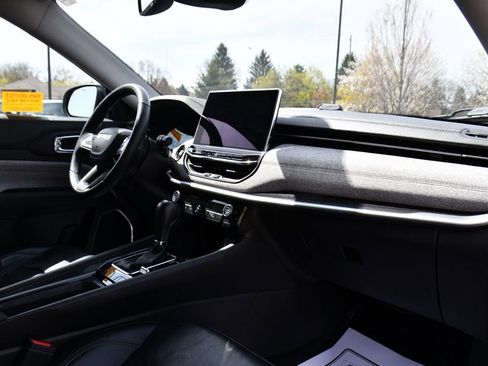 Used 2022 Jeep Compass Latitude AWD/4WD image 15