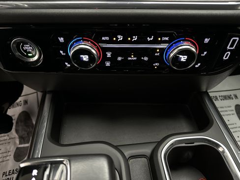 Used 2022 GMC Sierra 1500 SLT w/ SLT Convenience Package AWD/4WD image 36