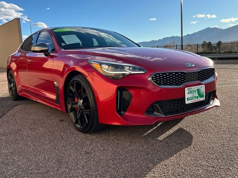 Used 2018 Kia Stinger GT2 image 18