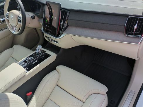 New 2026 Volvo XC90 T8 Ultra w/ Protection Package Premier AWD/4WD image 19