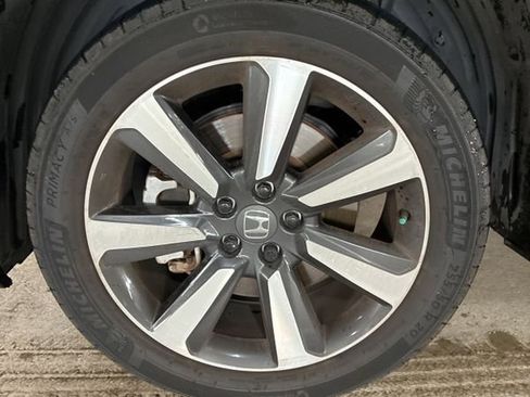 Used 2024 Honda Pilot Touring image 19