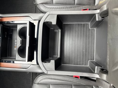 Certified 2025 GMC Yukon Denali AWD/4WD image 24