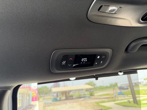 Used 2024 Chrysler Pacifica Touring-L w/ S Appearance Package FWD image 32