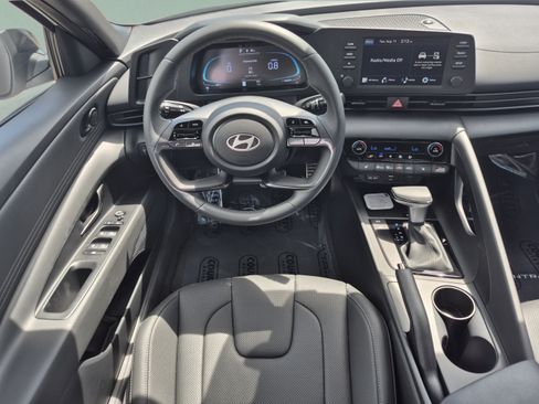 New 2026 Hyundai Elantra SEL Sport FWD image 11