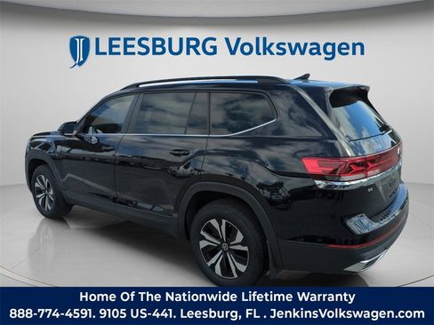 Used 2025 Volkswagen Atlas SE image 9