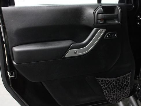 Used 2013 Jeep Wrangler Sahara w/ Connectivity Group image 11