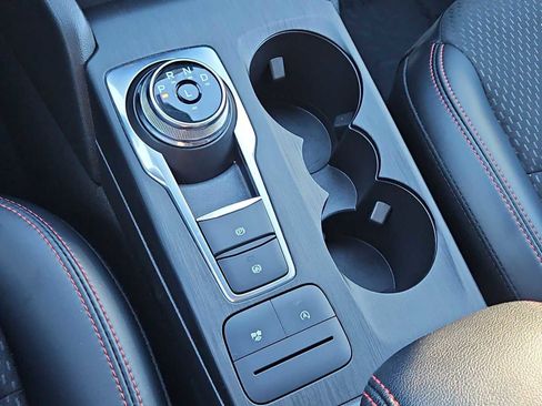 Used 2025 Ford Escape ST-Line image 30