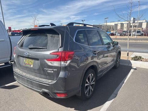 Used 2020 Subaru Forester Limited image 5