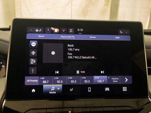 Used 2025 Jeep Compass Limited image 18