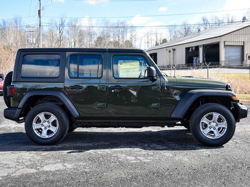 Certified 2022 Jeep Wrangler Unlimited Sport image 2