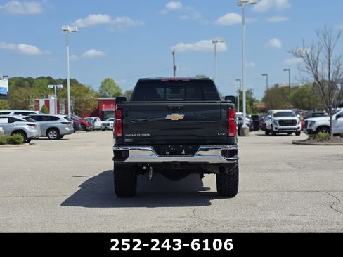 Used 2026 Chevrolet Silverado 2500 LTZ w/ LTZ Premium Package image 6