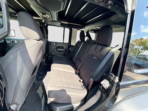 Used 2023 Jeep Wrangler Unlimited w/ Sun & Screen Package AWD/4WD image 27