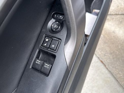 Used 2017 Honda Accord EX-L image 8