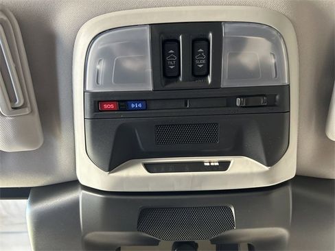 Used 2025 Subaru Crosstrek 2.0i Premium image 16