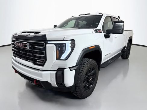 Used 2024 GMC Sierra 2500 AT4 w/ AT4 Premium Plus Package AWD/4WD image 3