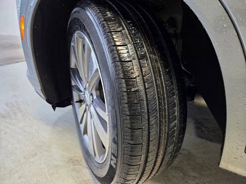 Used 2024 Cadillac XT6 Premium Luxury w/ Technology Package FWD image 30