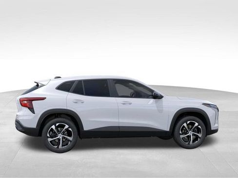 New 2026 Chevrolet Trax RS FWD image 5