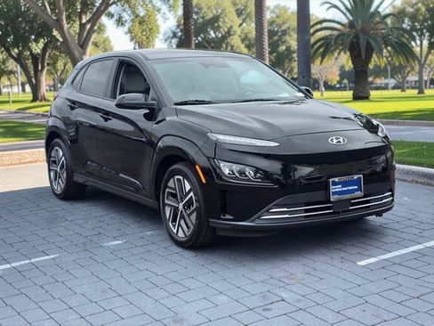 Certified 2023 Hyundai Kona Limited w/ Cargo Package image 4