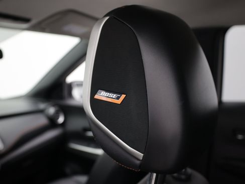 Used 2019 Nissan Kicks SR w/ SR Premium Package FWD image 32
