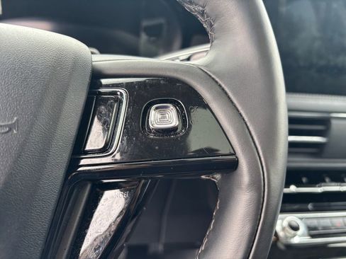 Used 2025 Lincoln Corsair Reserve w/ Equipment Group 202A AWD/4WD image 17