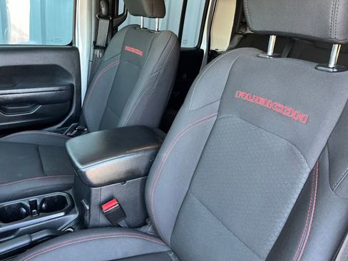 Used 2022 Jeep Gladiator Rubicon AWD/4WD image 4