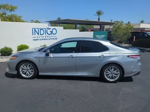 Used 2018 Toyota Camry XLE FWD image 8