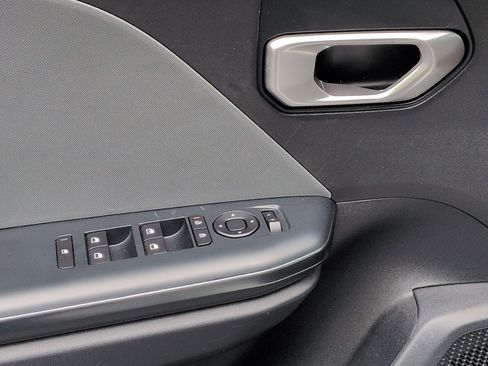 Used 2025 Kia K4 FWD image 13